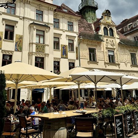 Boho Design Studio - Historic City Center With Free Parking & Aircon By Hero Homes Грац Екстериор снимка