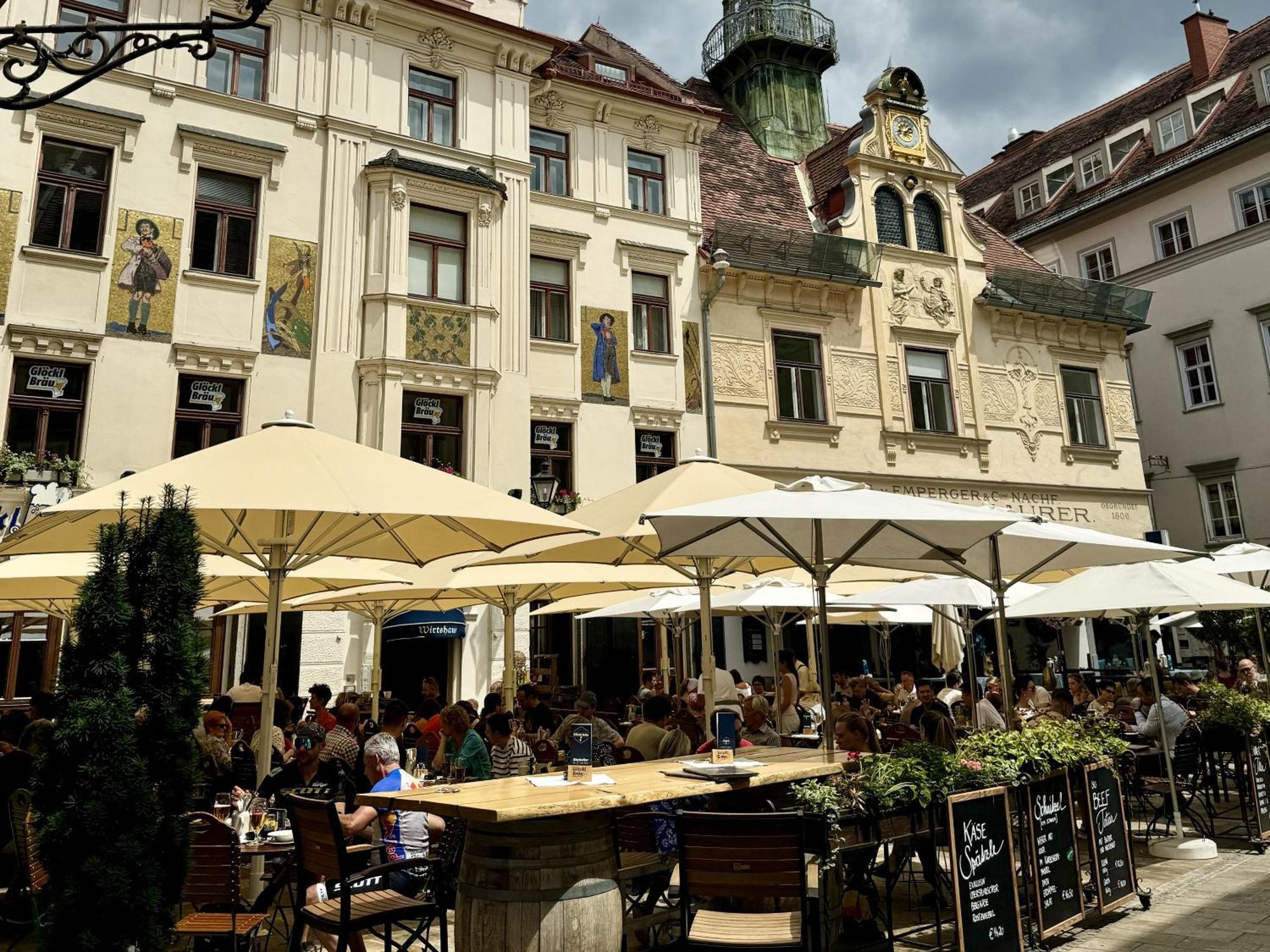 Boho Design Studio - Historic City Center With Free Parking & Aircon By Hero Homes Грац Екстериор снимка
