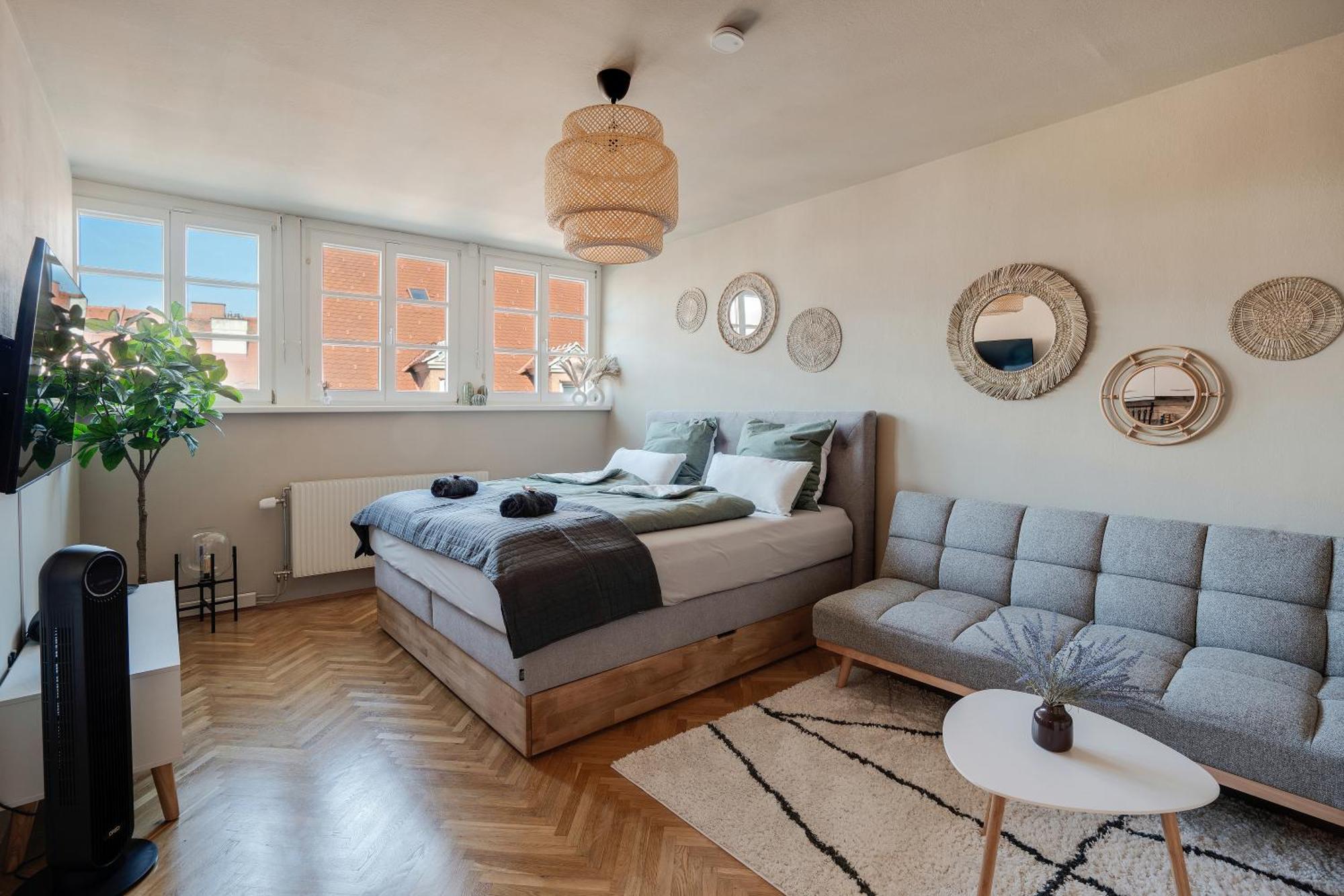 Boho Design Studio - Historic City Center With Free Parking & Aircon By Hero Homes Грац Екстериор снимка